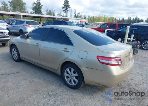 2010 Toyota Camry Le z USA, uszkodzony, nr VIN 4T4BF3EKXAR006368